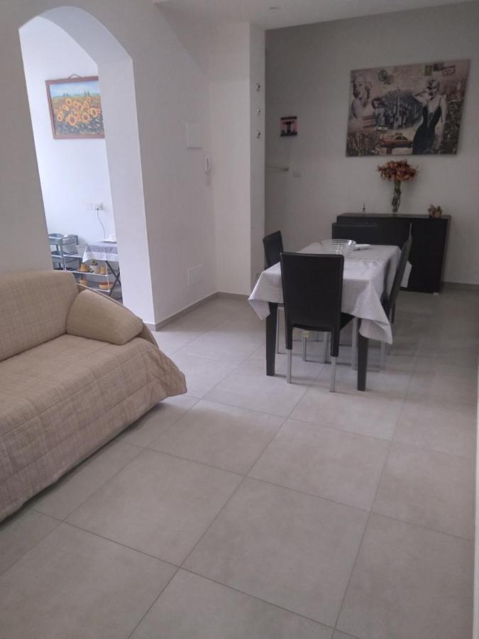 House Holidays A.S. Rooms คาตาเนีย ภายนอก รูปภาพ