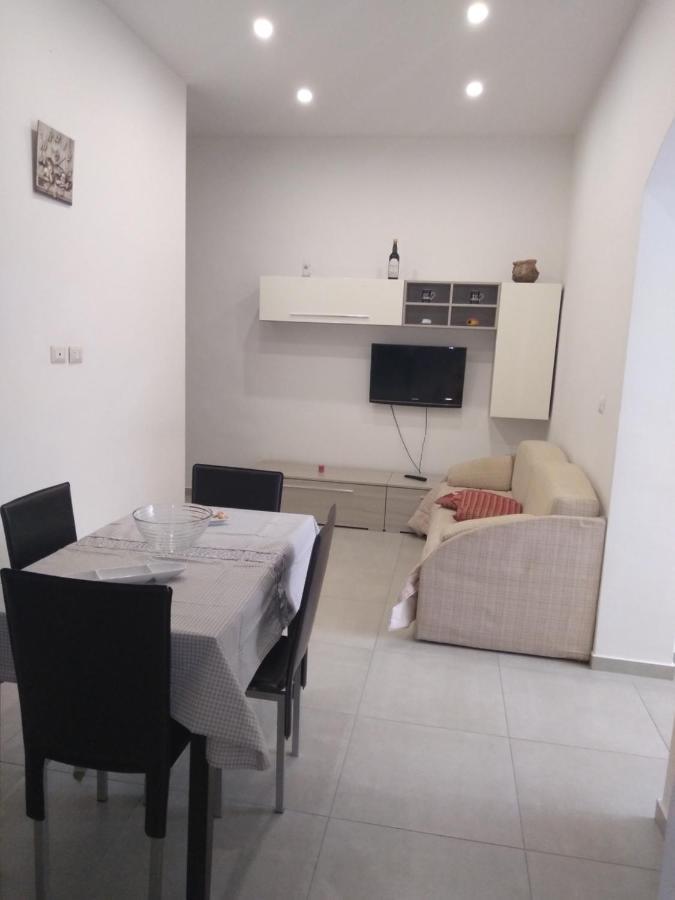 House Holidays A.S. Rooms คาตาเนีย ภายนอก รูปภาพ