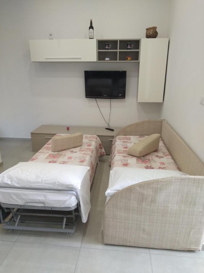 House Holidays A.S. Rooms คาตาเนีย ภายนอก รูปภาพ